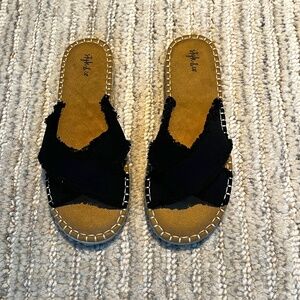 Style & Co. Kelt Canvas Criss-Cross Slide Sandals, size 11M Black